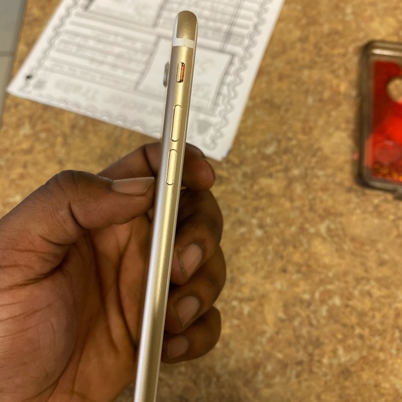 iPhone 7 - Picture 6 of 8